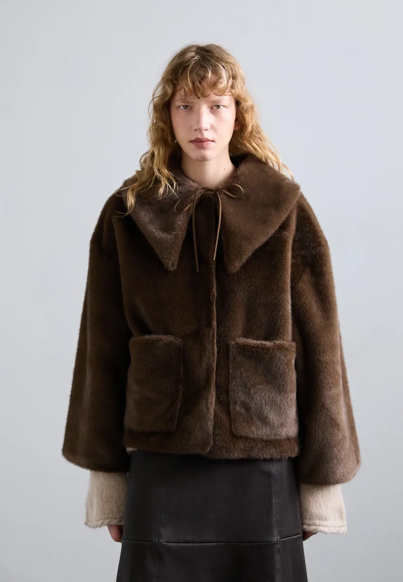 JACQUIE - Winterjacke - carafe