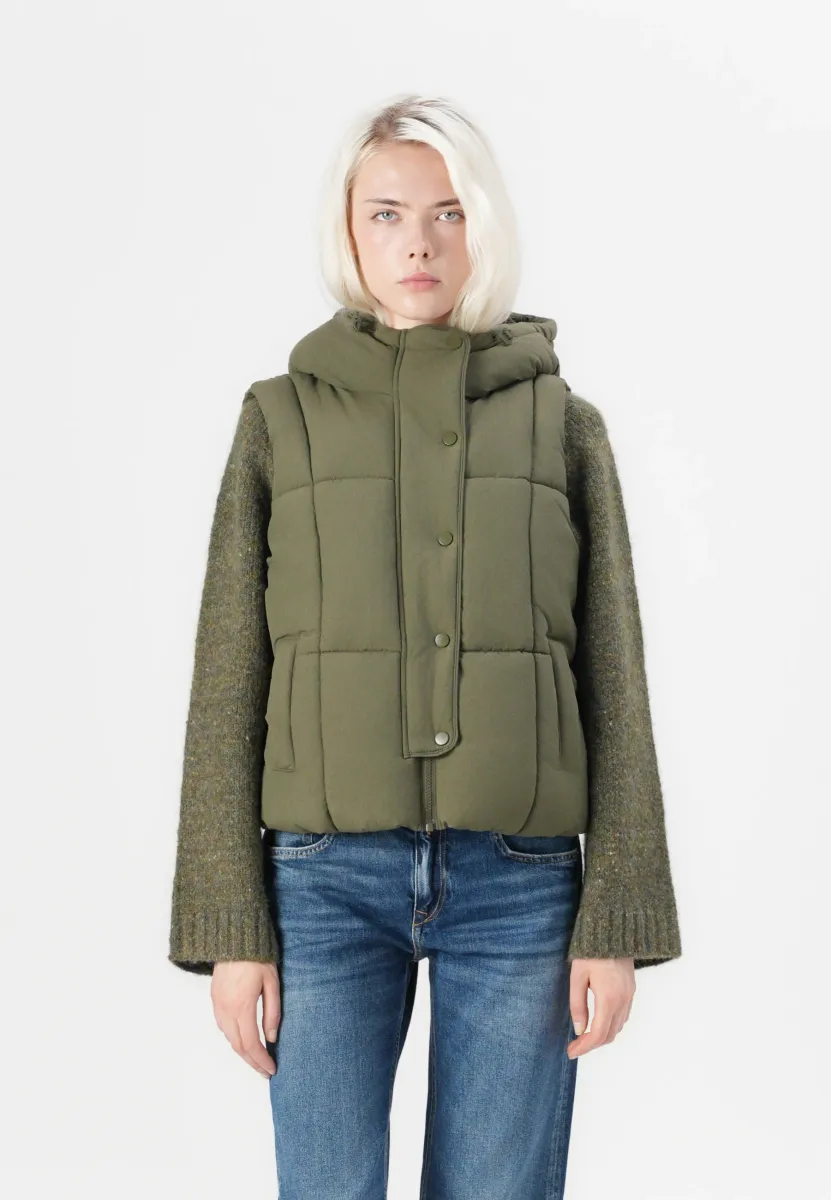 JDYWONDER SHORT HOOD - Weste - ivy green
