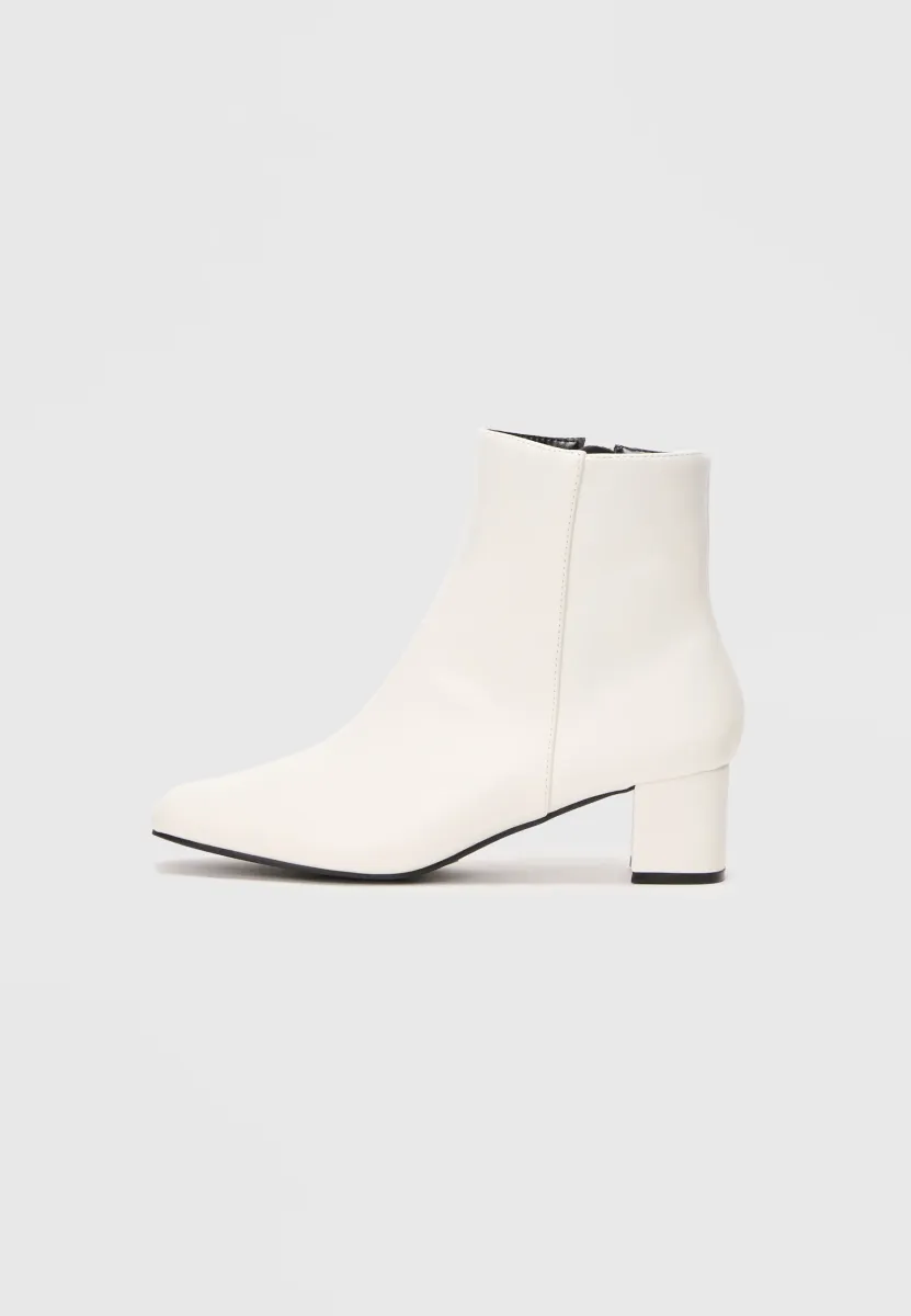 JOANA - Stiefelette - white