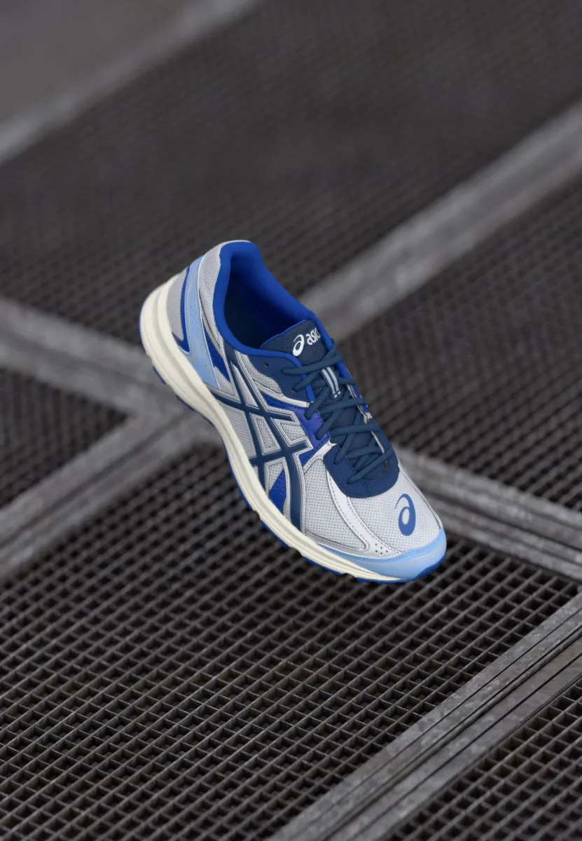 JOG 100S UNISEX - Sneaker low - cloud grey/independence blue