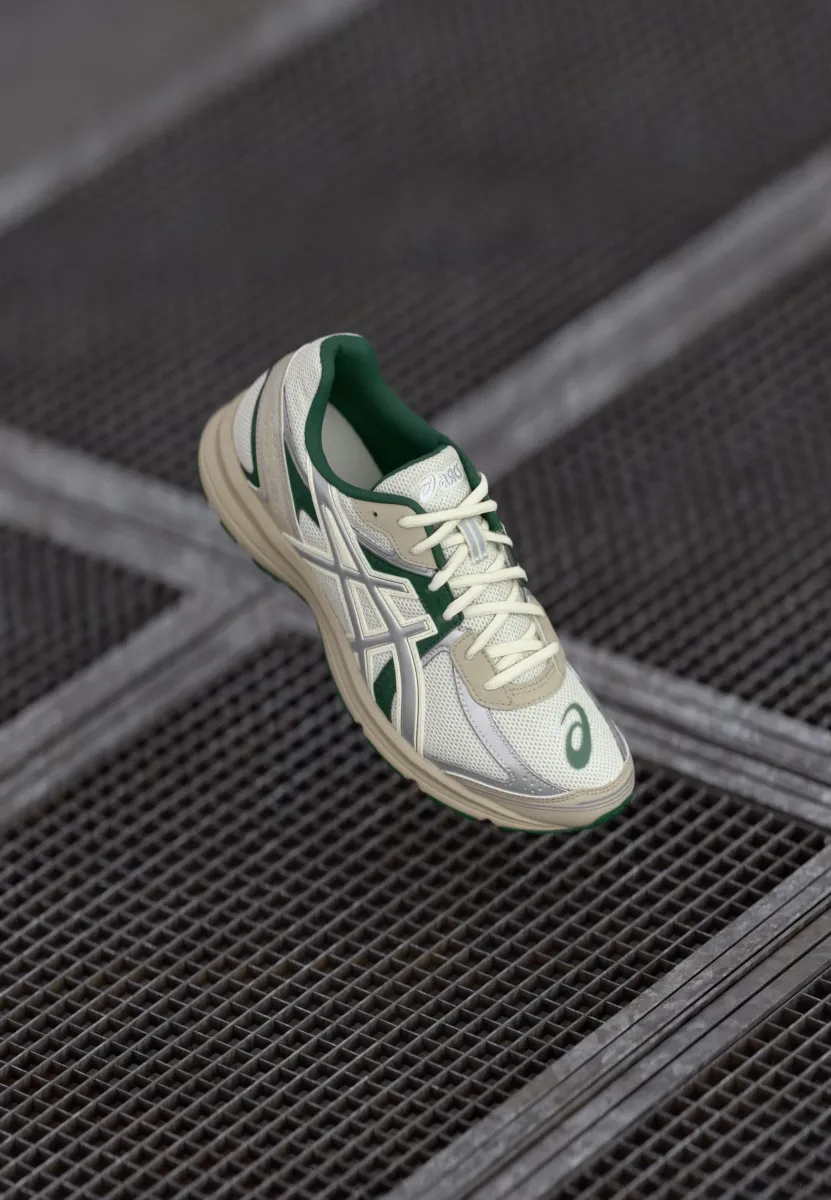 JOG 100S UNISEX - Sneaker low - pale oak/pure silver
