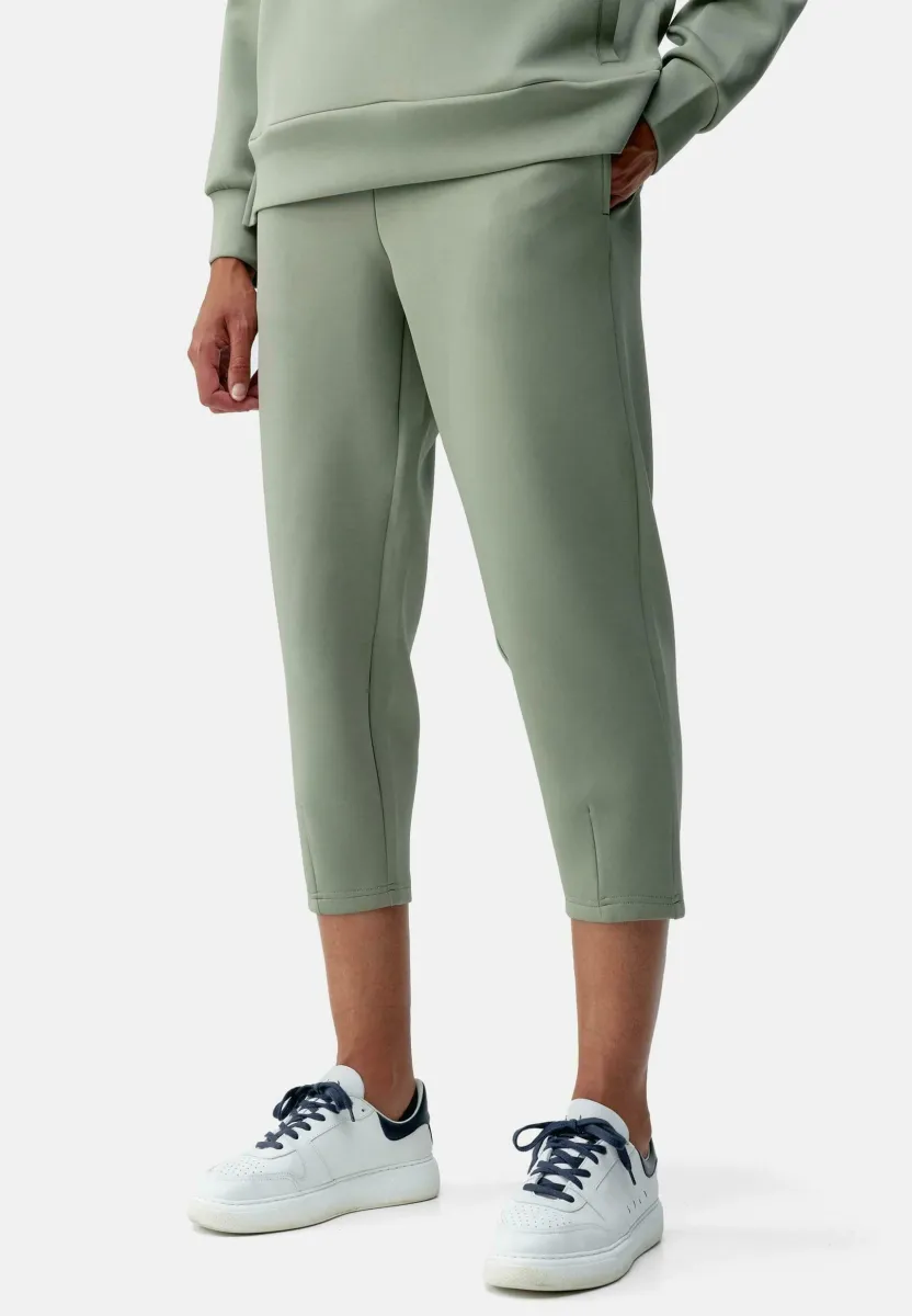 JOGGER ISOLDE - Jogginghose - green