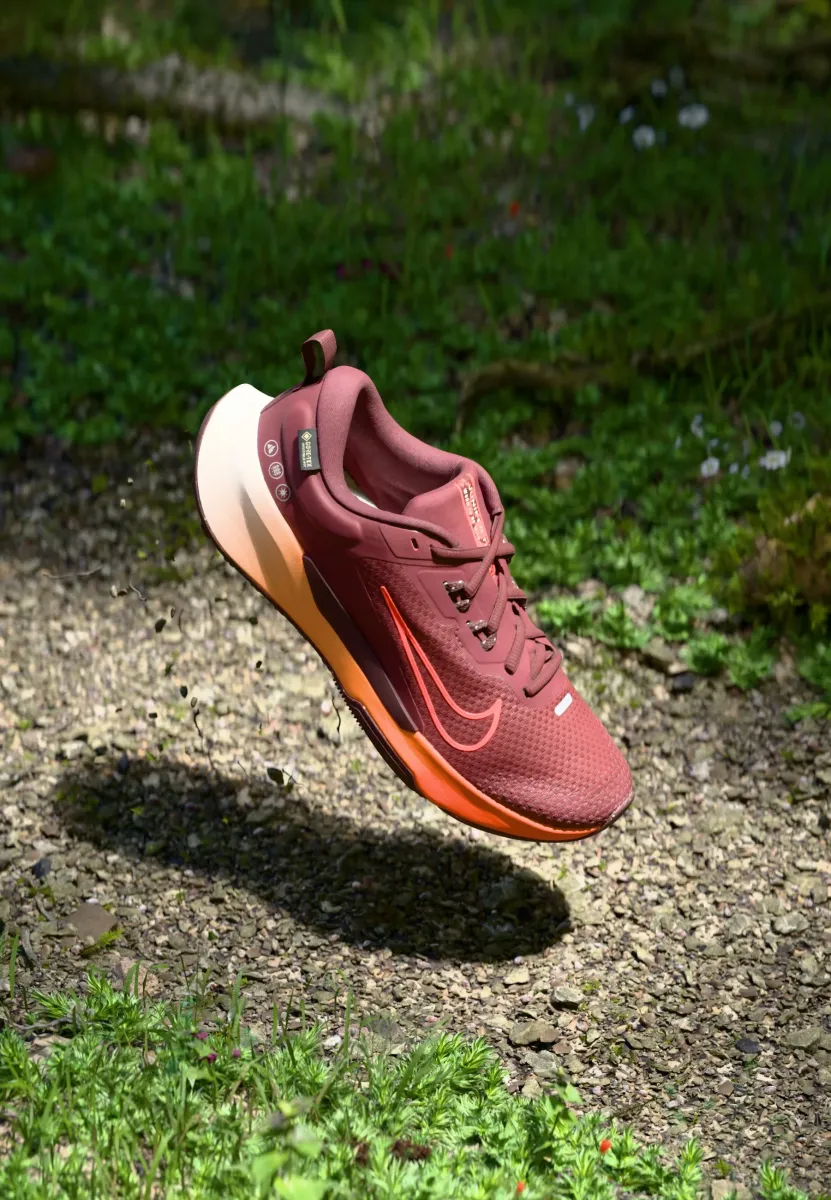 JUNIPER - Laufschuh Trail - dark team red/hyper crimson/burgundy crush/sail