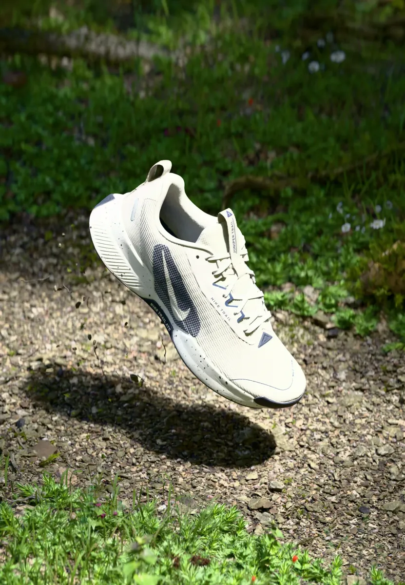 JUNIPER 3 - Laufschuh Trail - light bone/midnight navy/summit white