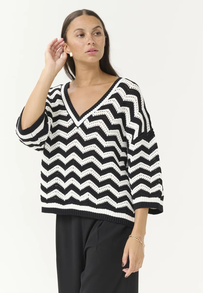 KALAINA - Strickpullover - black   chalk