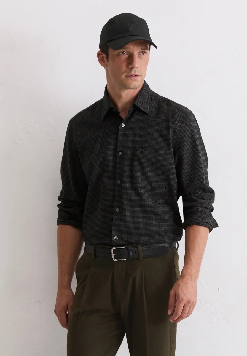 KENT COLLAR LONG SLEEVES ONE RECTANGULAR CHEST POCKET ROUND HEM - Hemd - kent collar long sleeves one rectangular chest pocket round hem