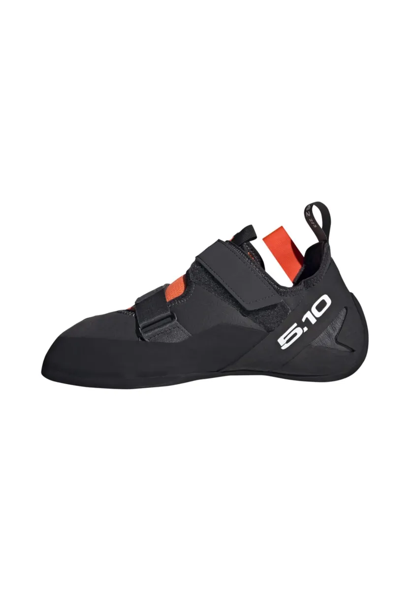 Kletterschuh - core black/solar red