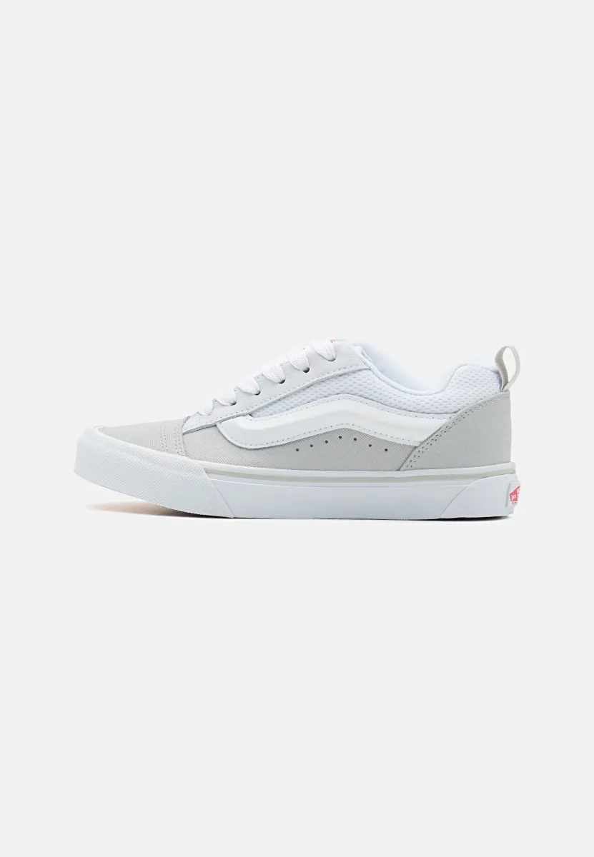 KNU SKOOL UNISEX - Skateschuh - white/red