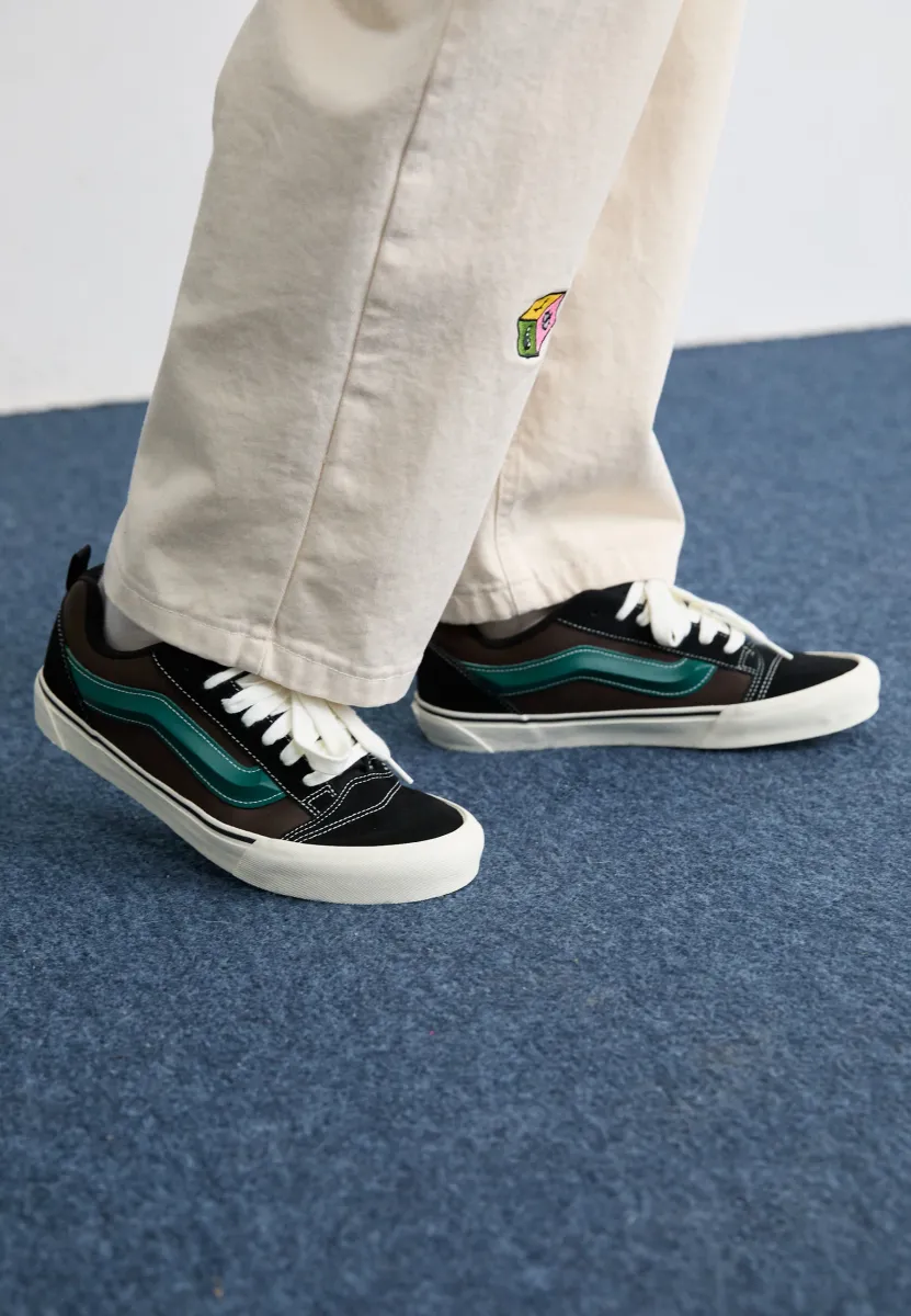 KNU SKOOL UNISEX - Sneaker low - dark green