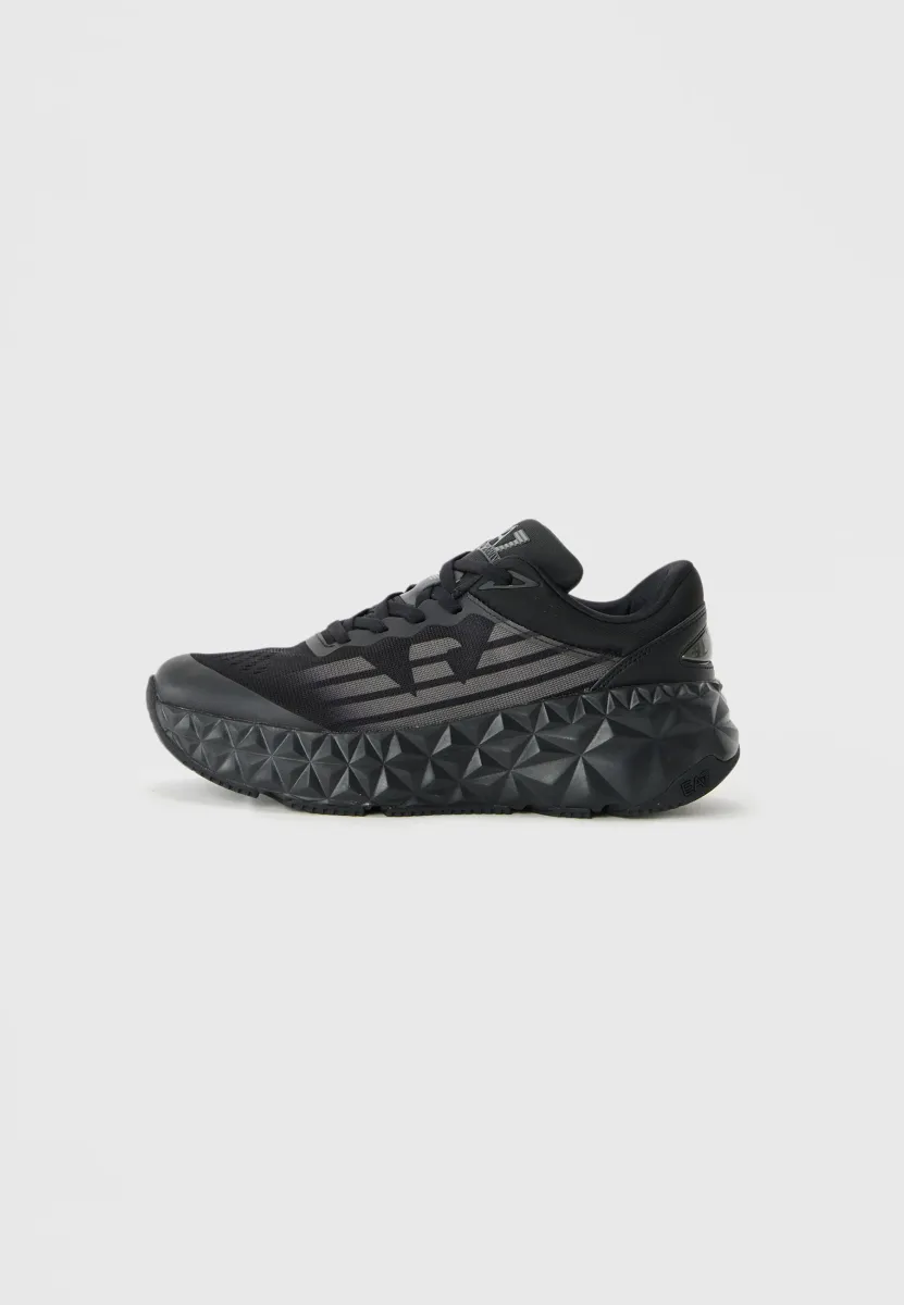 KOBRA - Sneaker low - triple black/gunmetal