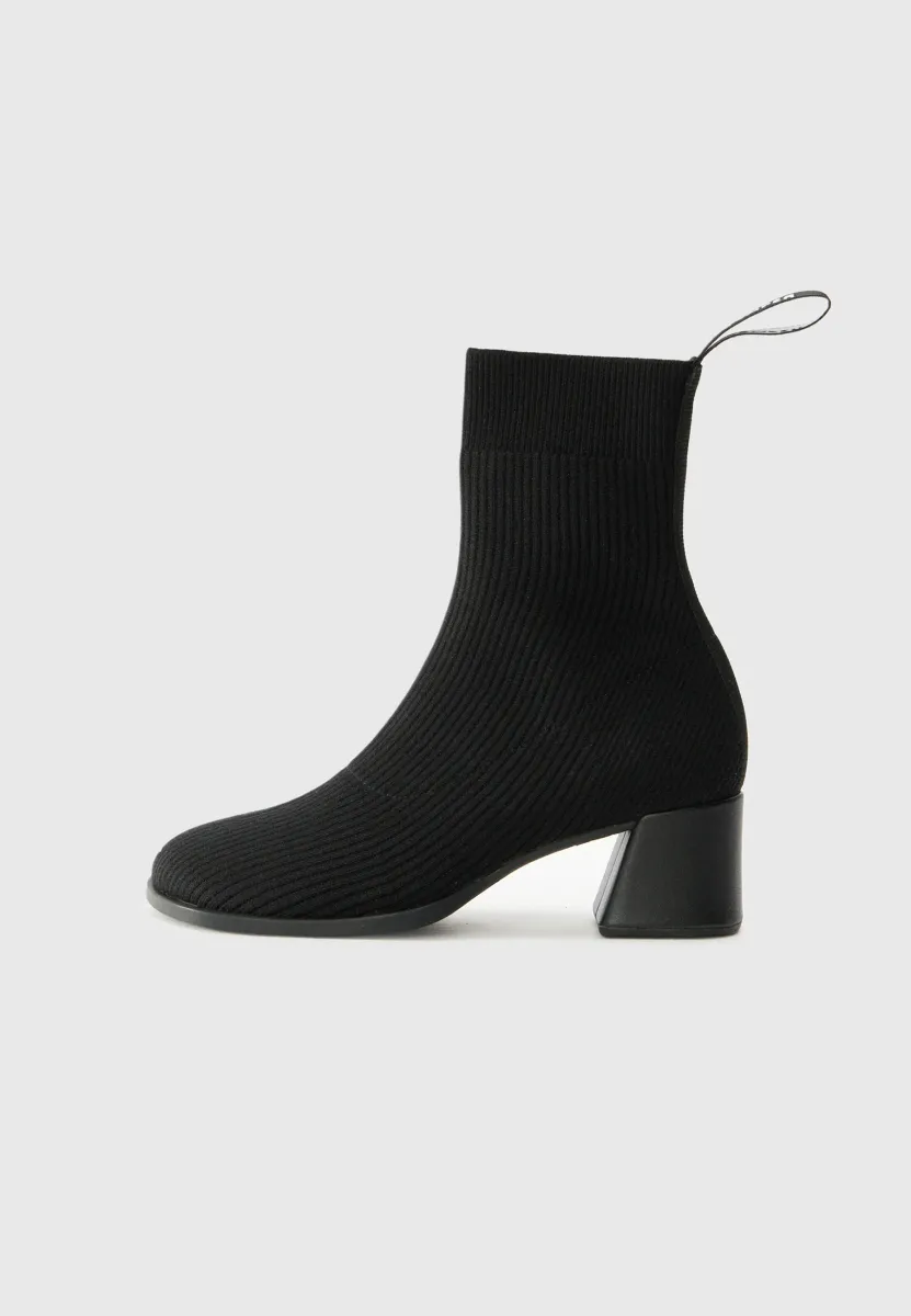 KORA - Stiefel - black