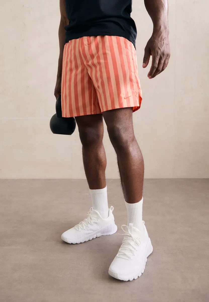 Kurze Sporthose - apricot agate/picante red