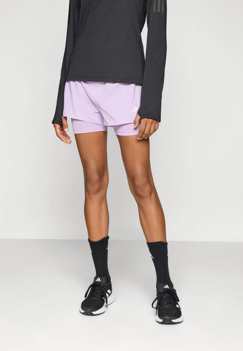 Kurze Sporthose - powder plum