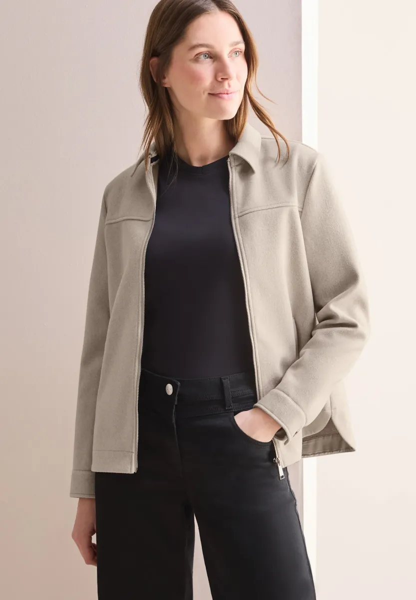 KUSCHELIGE - Leichte Jacke - beige