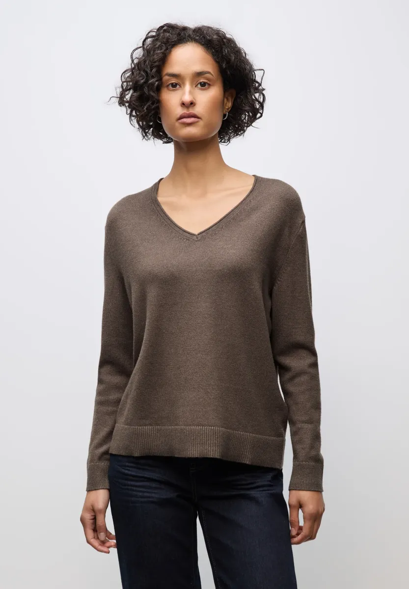 KUSCHELIGER V-NECK - Strickpullover - braun
