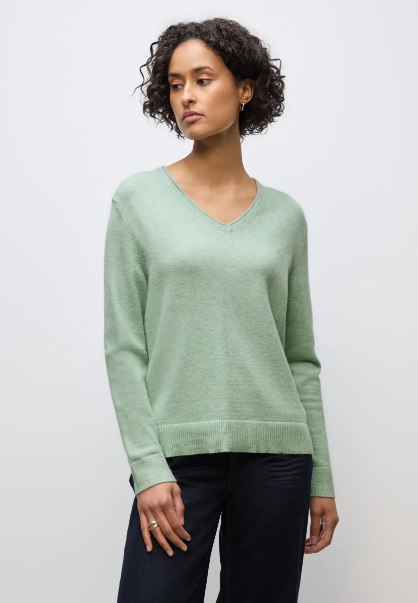 KUSCHELIGER V-NECK - Strickpullover - grün