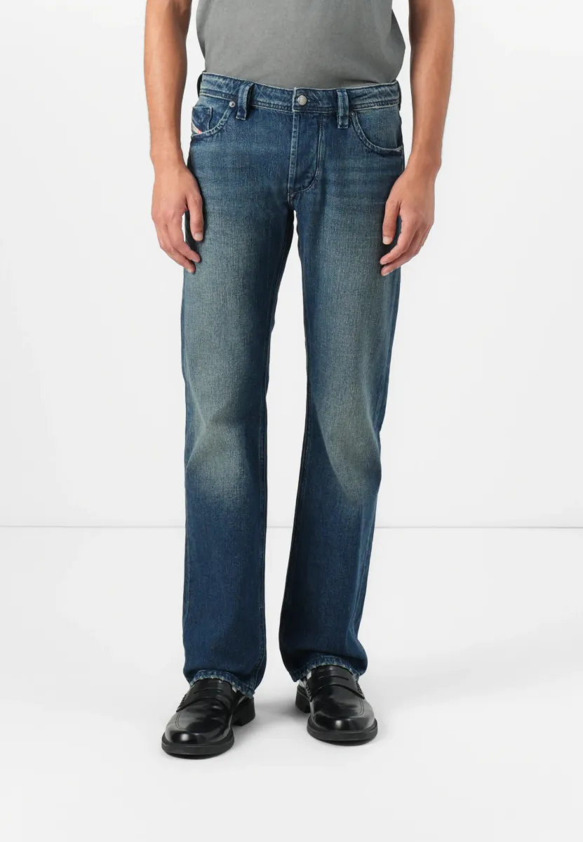 LARKEE - Jeans Straight Leg - 01