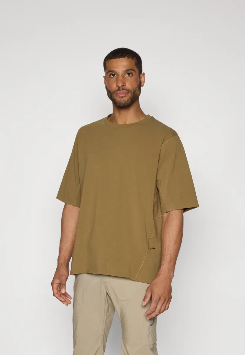 LATITUDE FLIGHT TEE - T-Shirt basic - army green