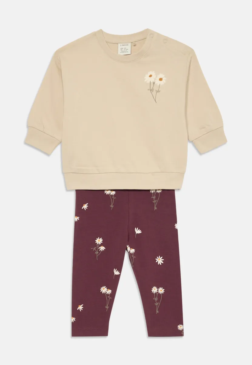 LEGGINGS EMB AT CHEAST SET - Trainingsanzug - light beige