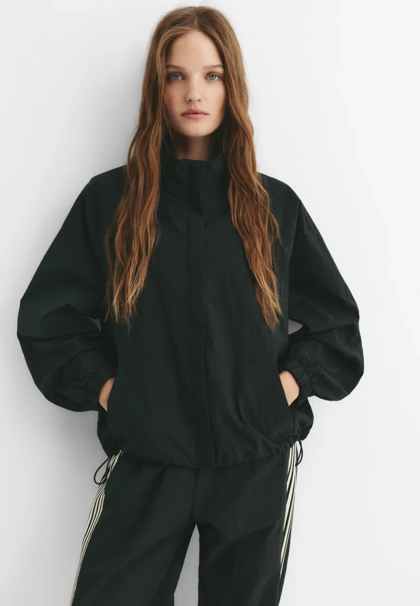 Leichte Jacke - black