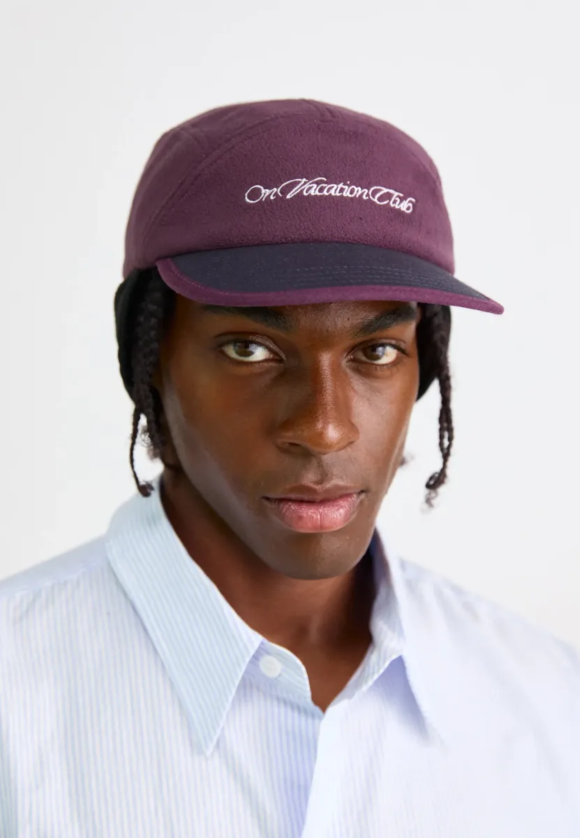LET'S TAKE A TRIP EARFLAP UNISEX - Cap - burgundy