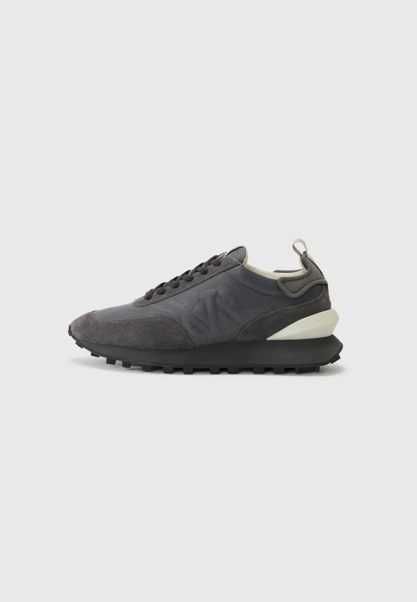 LOOP - Sneaker low - comb rock