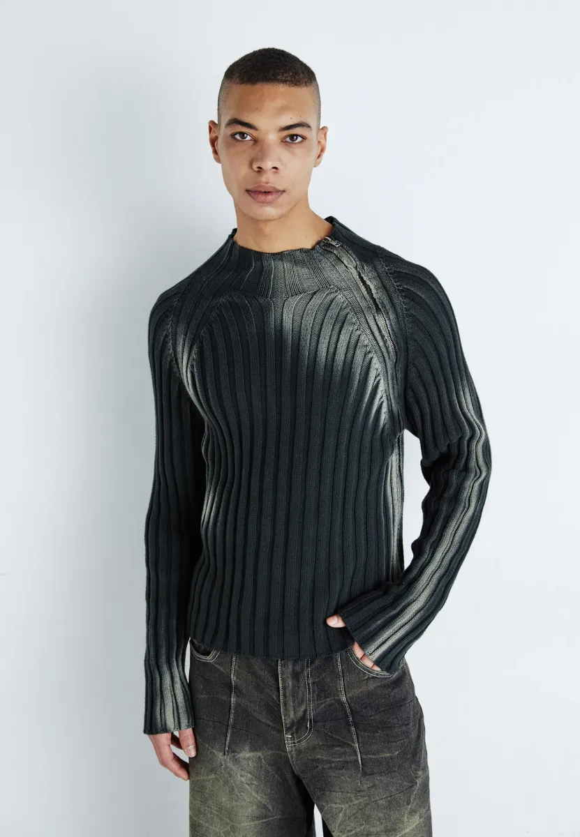 LUSTER ASYMMETRIC - Strickpullover - black