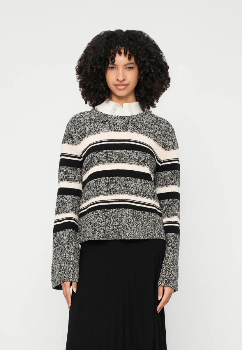 LYNNE - Strickpullover - black