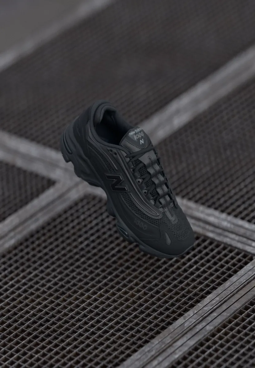 M1000 UNISEX - Sneaker low - black