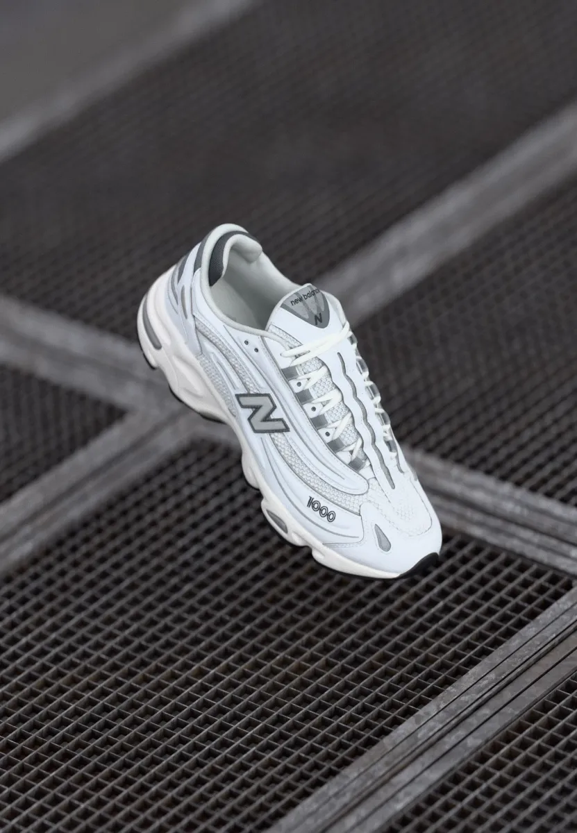 M1000 UNISEX - Sneaker low - white