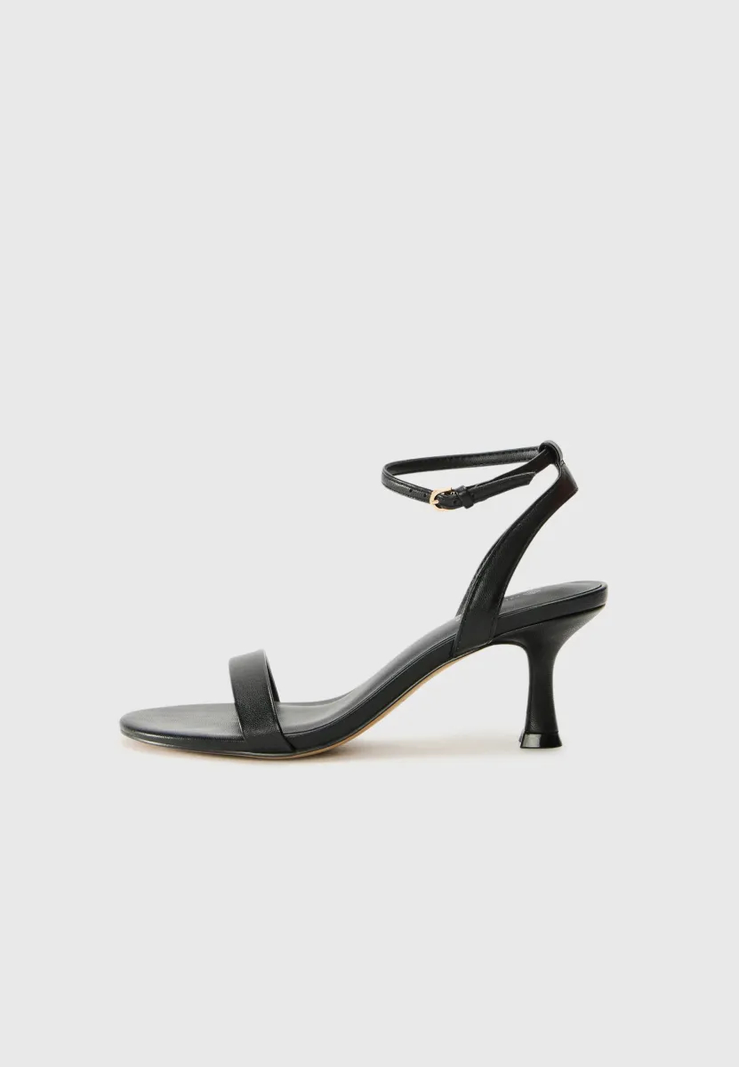 MADELYYN - Pumps - black