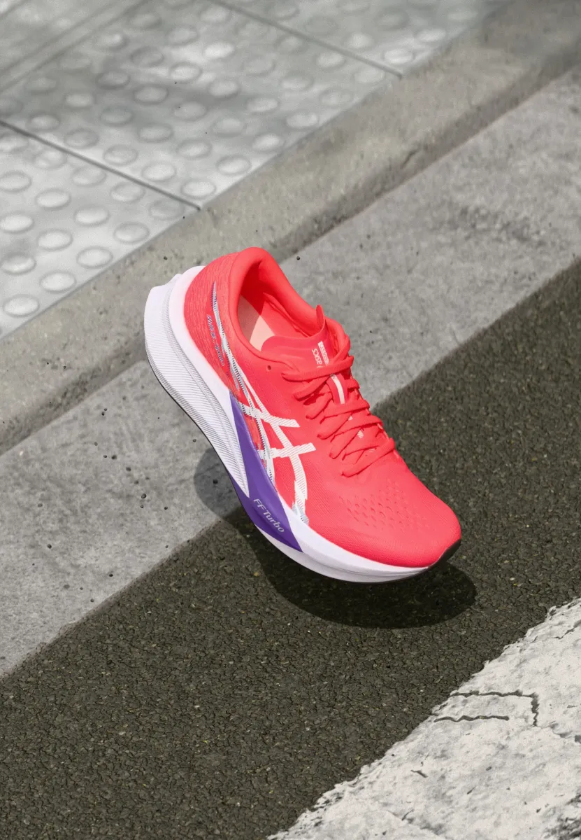 MAGIC SPEED - Laufschuh Straße - flash red/white