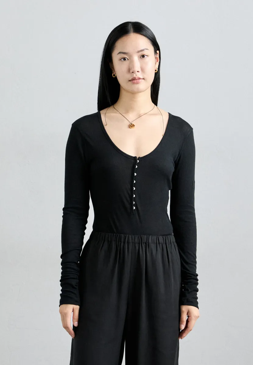 MAJKA - Strickpullover - black