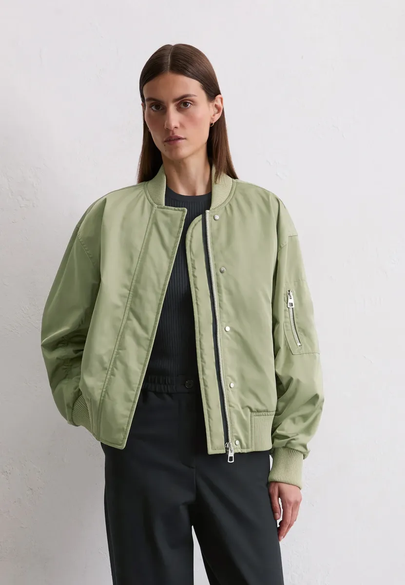 MARC O’POLO X DFB TRAVEL COLLECTION BLOUSON, KNITTED DETAILS, CONTRAST LINING, WELT POCKETS - Bomberjacke - smooth sage