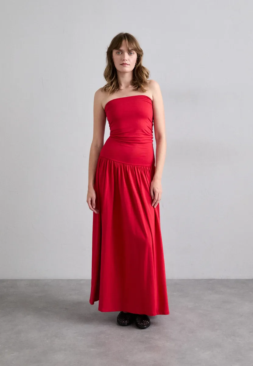 MARCIELLA - Ballkleid - pompeian red