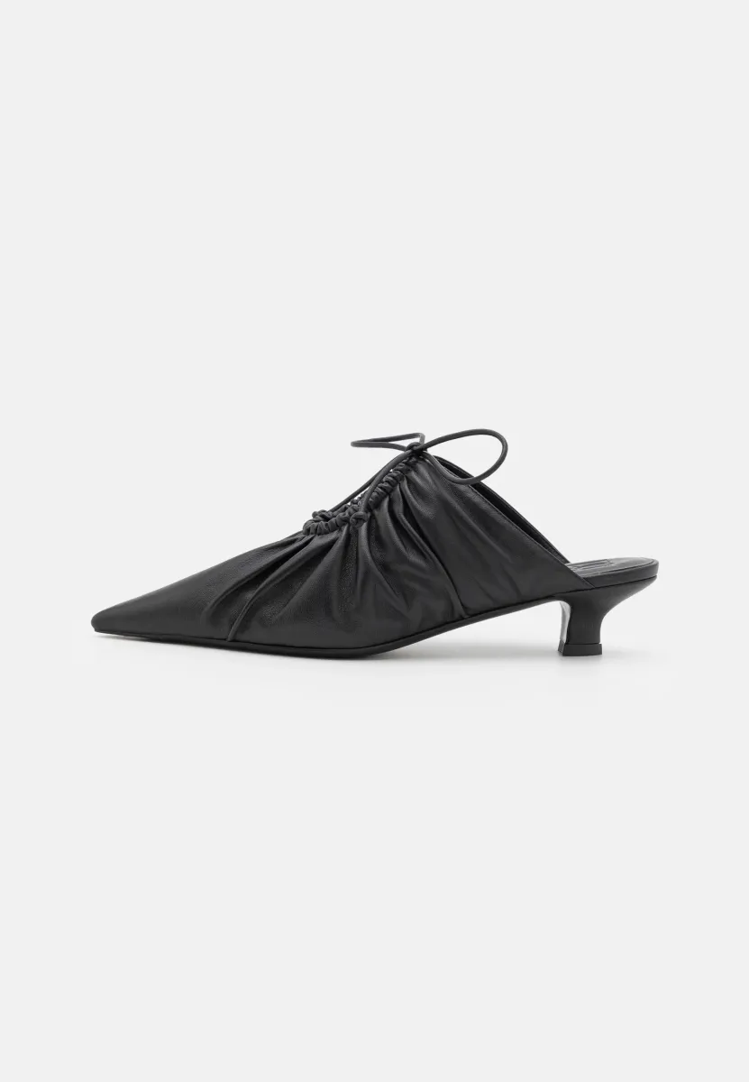 MASEY - Pantolette flach - black