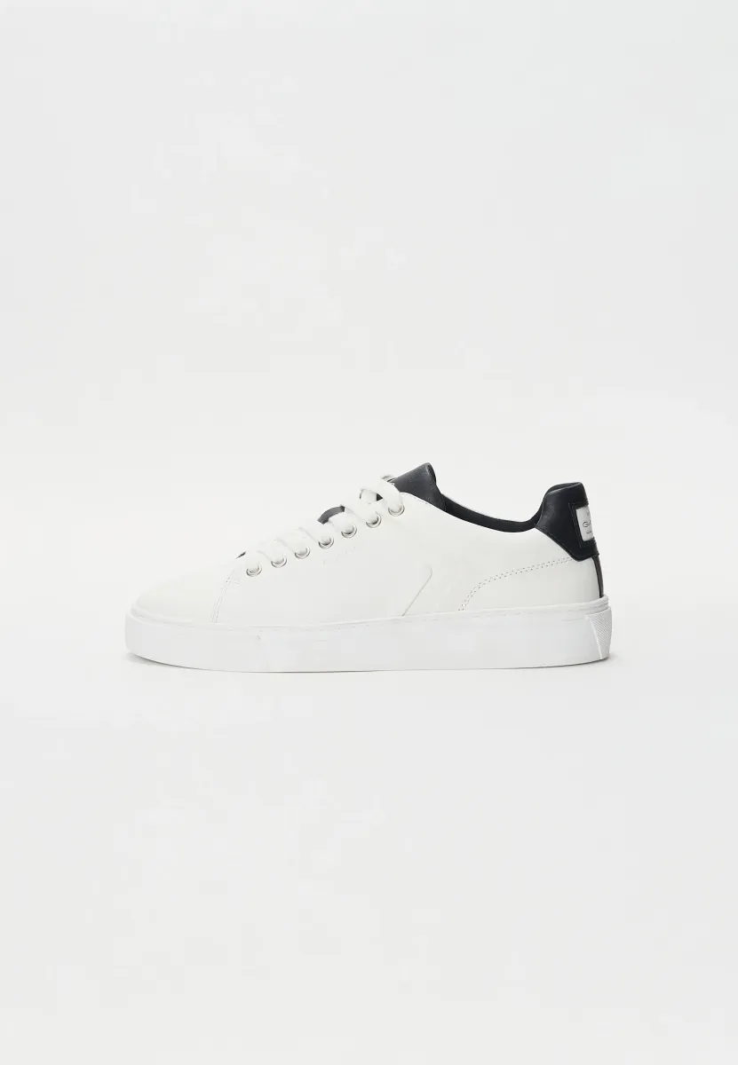 MC JULIEN - Sneaker low - white marine