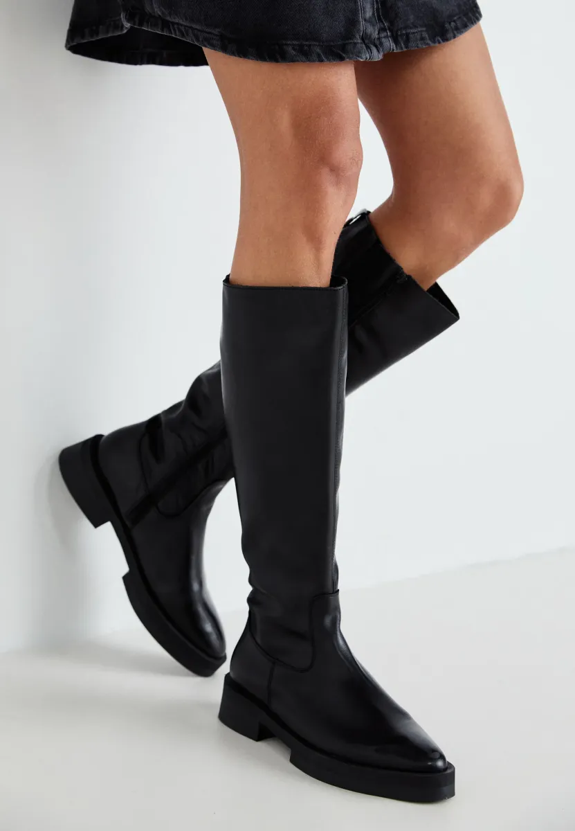 MEDELLYN - Plateaustiefel - black