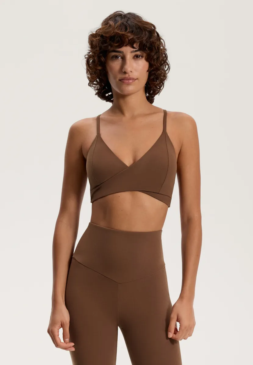 MEDIUM-SUPPORT COMFORTLUX CROSSOVER WITH CUPS - Sport-BH mit mittlerer Stützkraft - brown