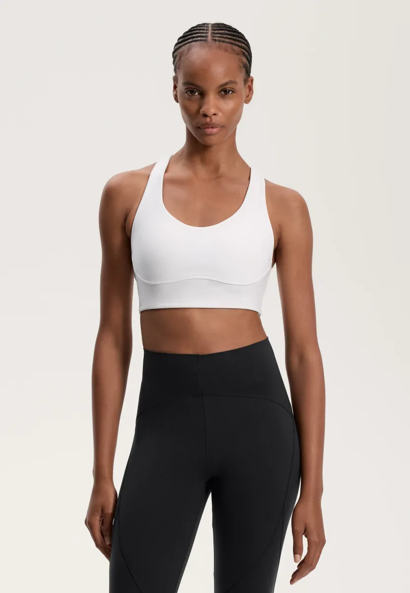 MEDIUM-SUPPORT COMPRESSIVE WITH CUPS - Sport-BH mit mittlerer Stützkraft - white