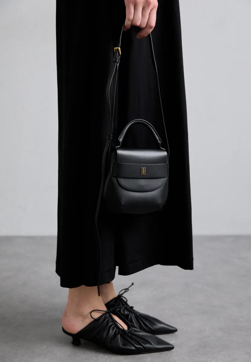 MEELA - Handtasche - black