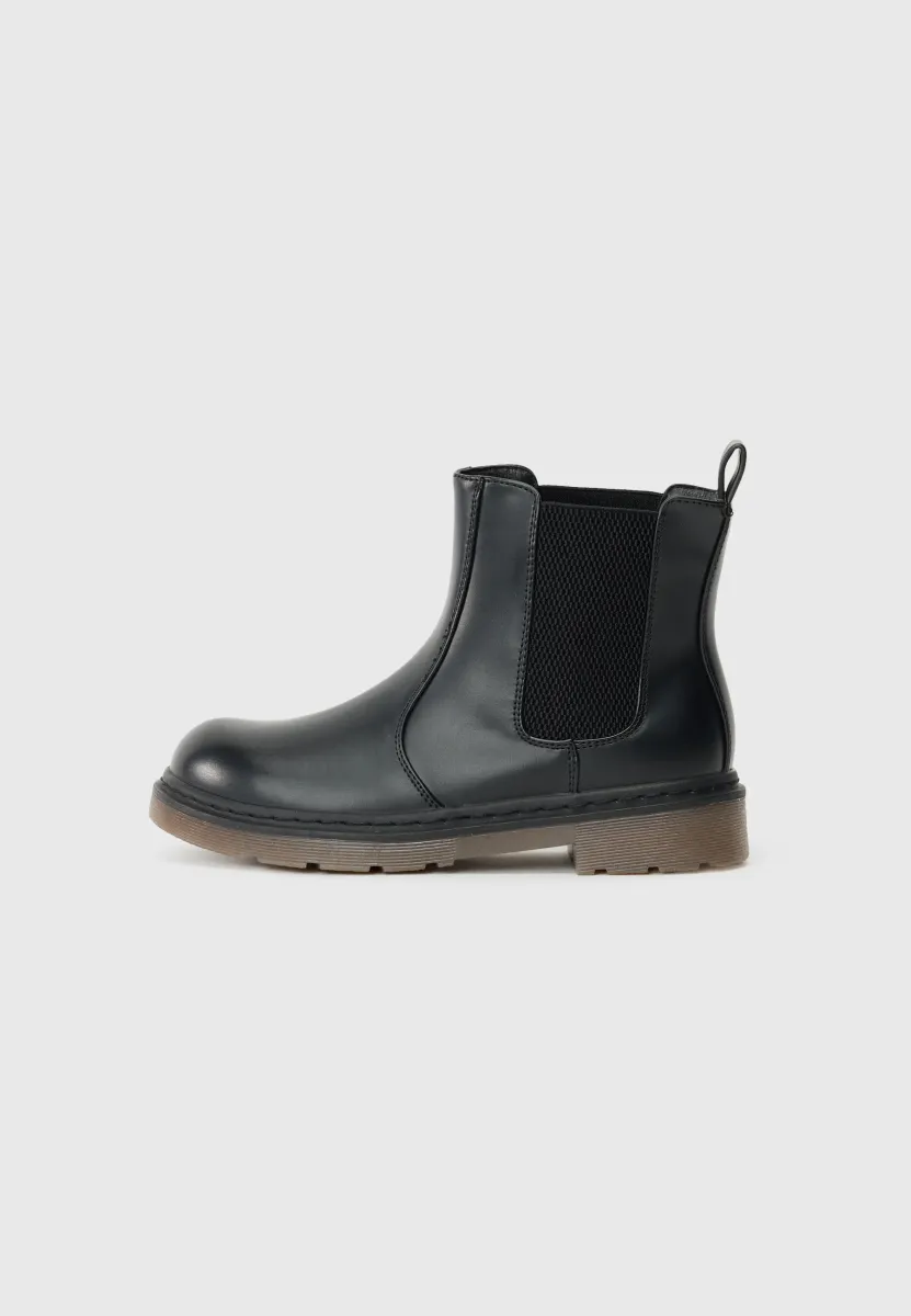MEGAN - Stiefelette - black