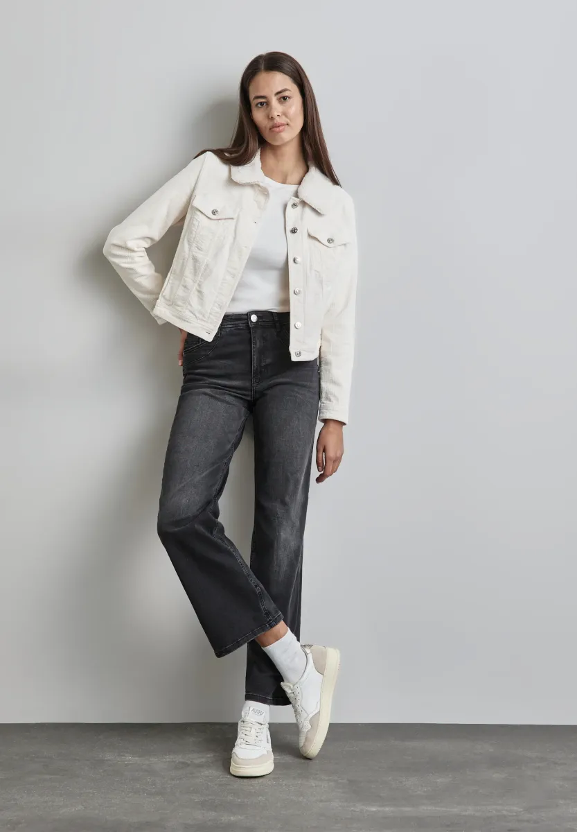 MIT - KRAGEN - Leichte Jacke - weiß