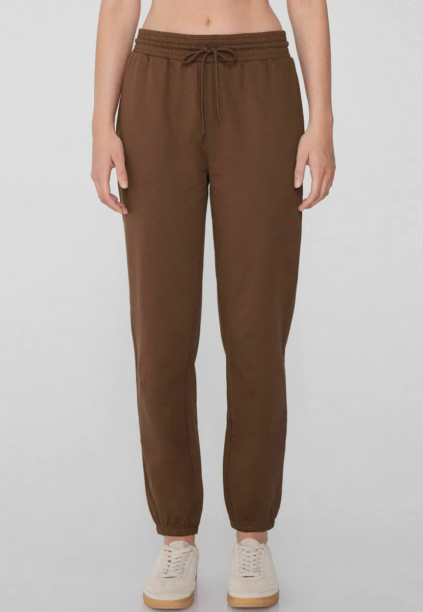 MIT PASPELTASCHEN UND TUNNELZUG - Jogginghose - brown