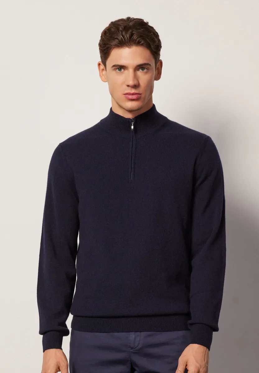 MIT REISSVERSCHLUSSEINSATZ AUS ULTRASOFT - Strickpullover - Blue