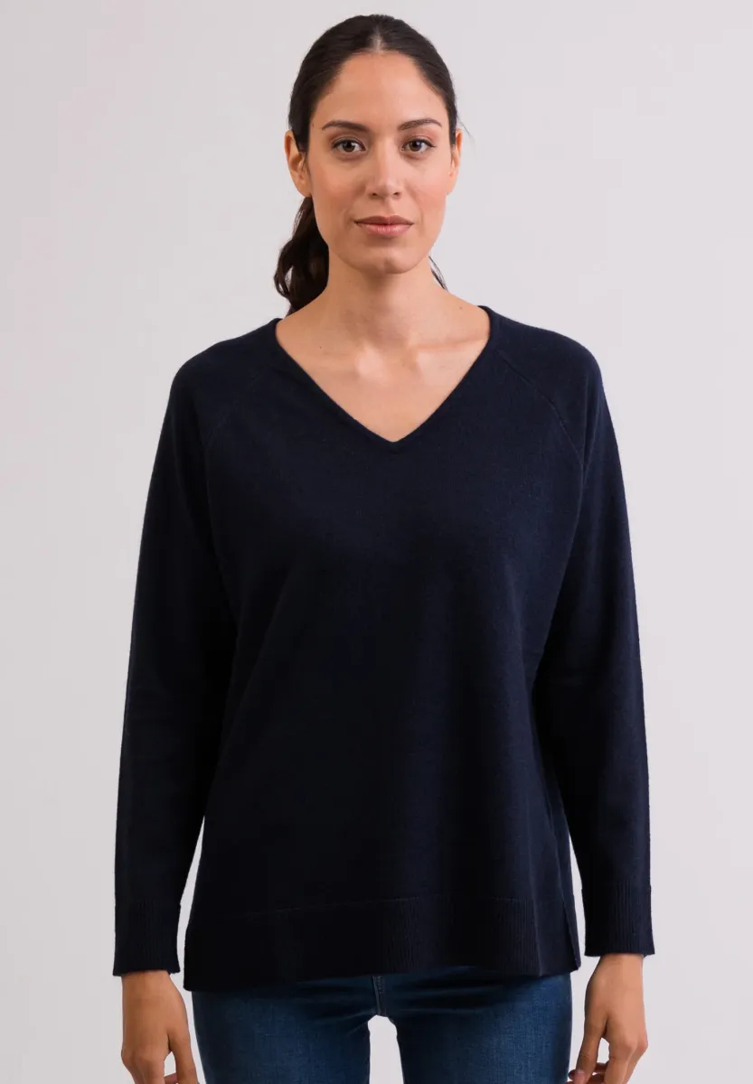 MIT SEITENSCHLITZEN - Strickpullover - marine blau