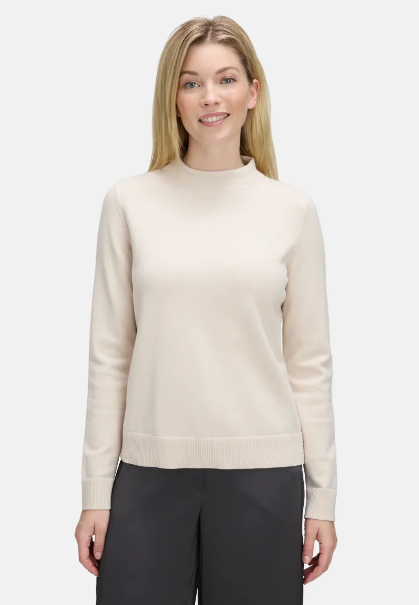 MIT STEHKRAGEN - Strickpullover - beige
