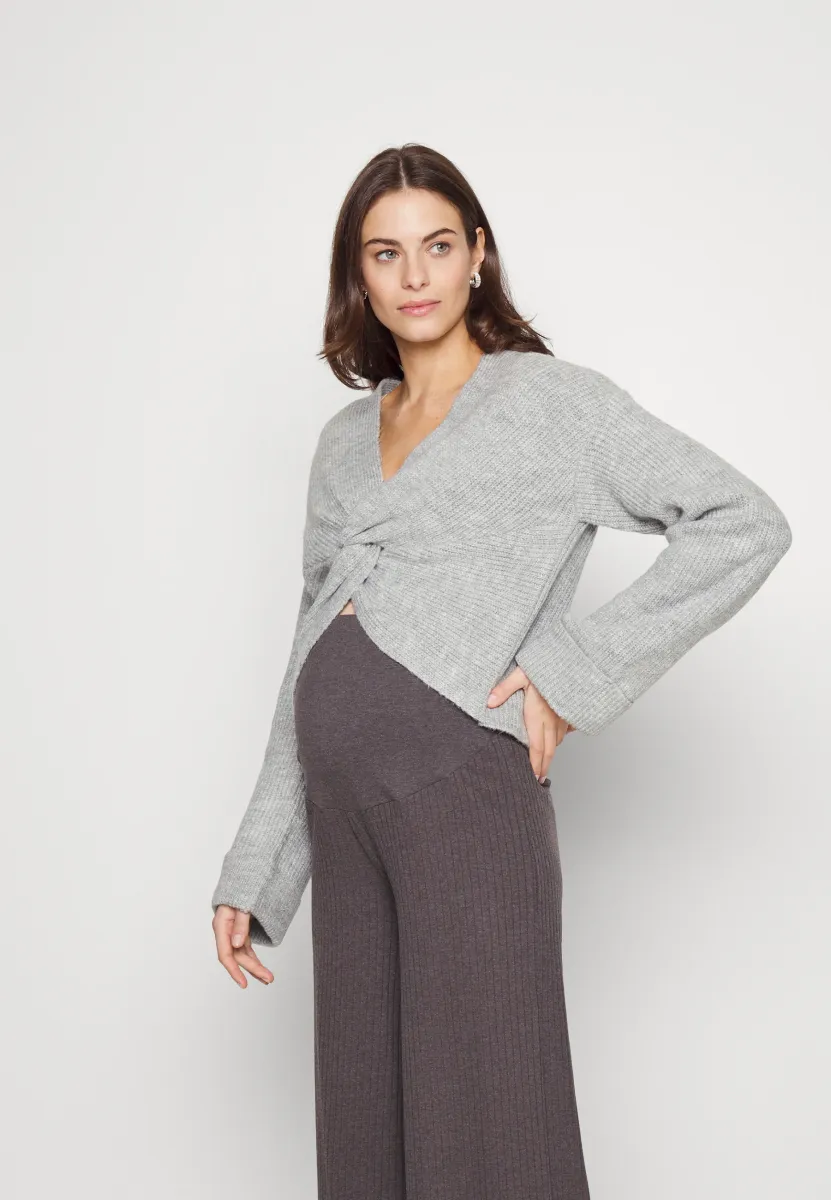 MLSVALA CROP - Strickpullover - light grey