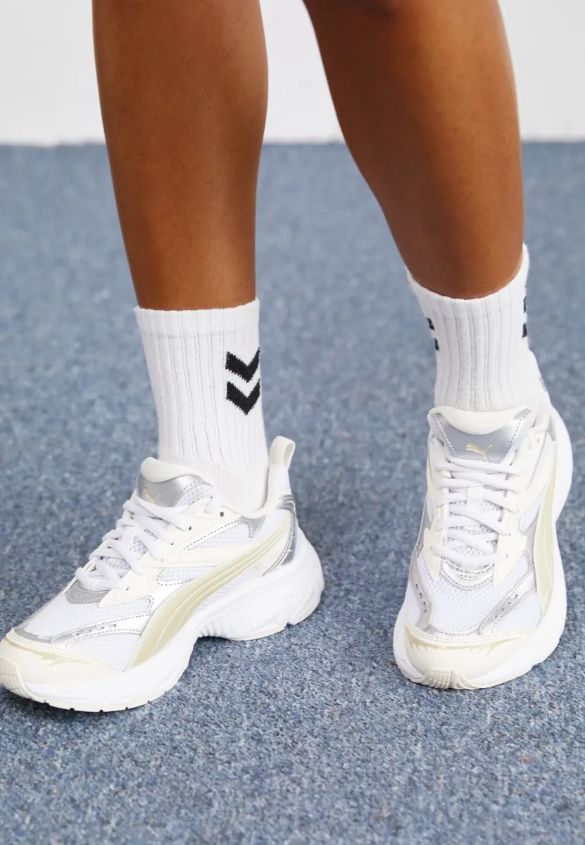 MORPHIC METALLIC - Sneaker low - white/warm white