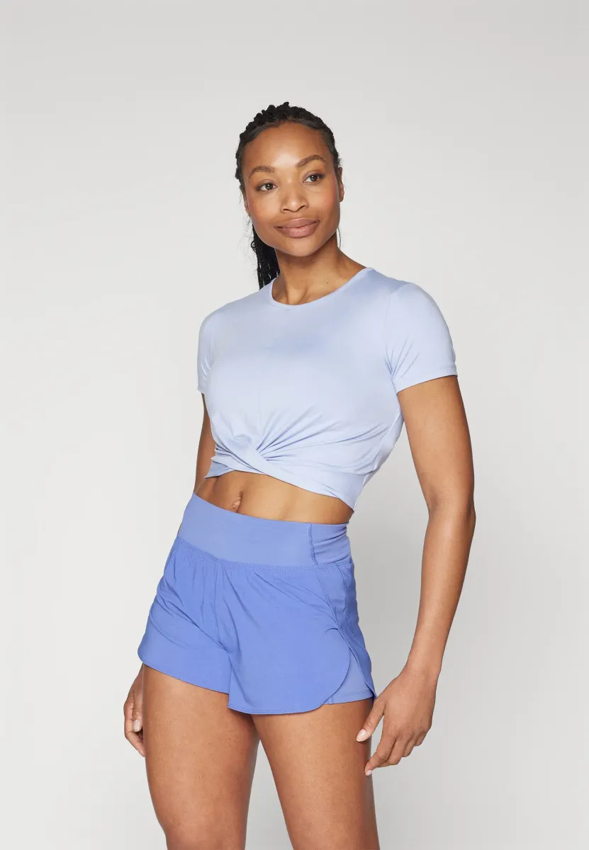 MOTION CROSSOVER CROP - T-Shirt print - celeste/white